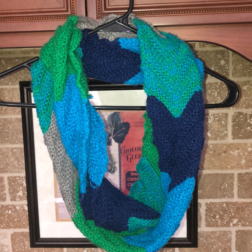Green blue and grey knit scarf